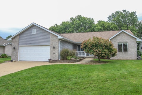 Photo of 1603 Endl Boulevard, Fort Atkinson, WI 53538 (MLS # 2032030)