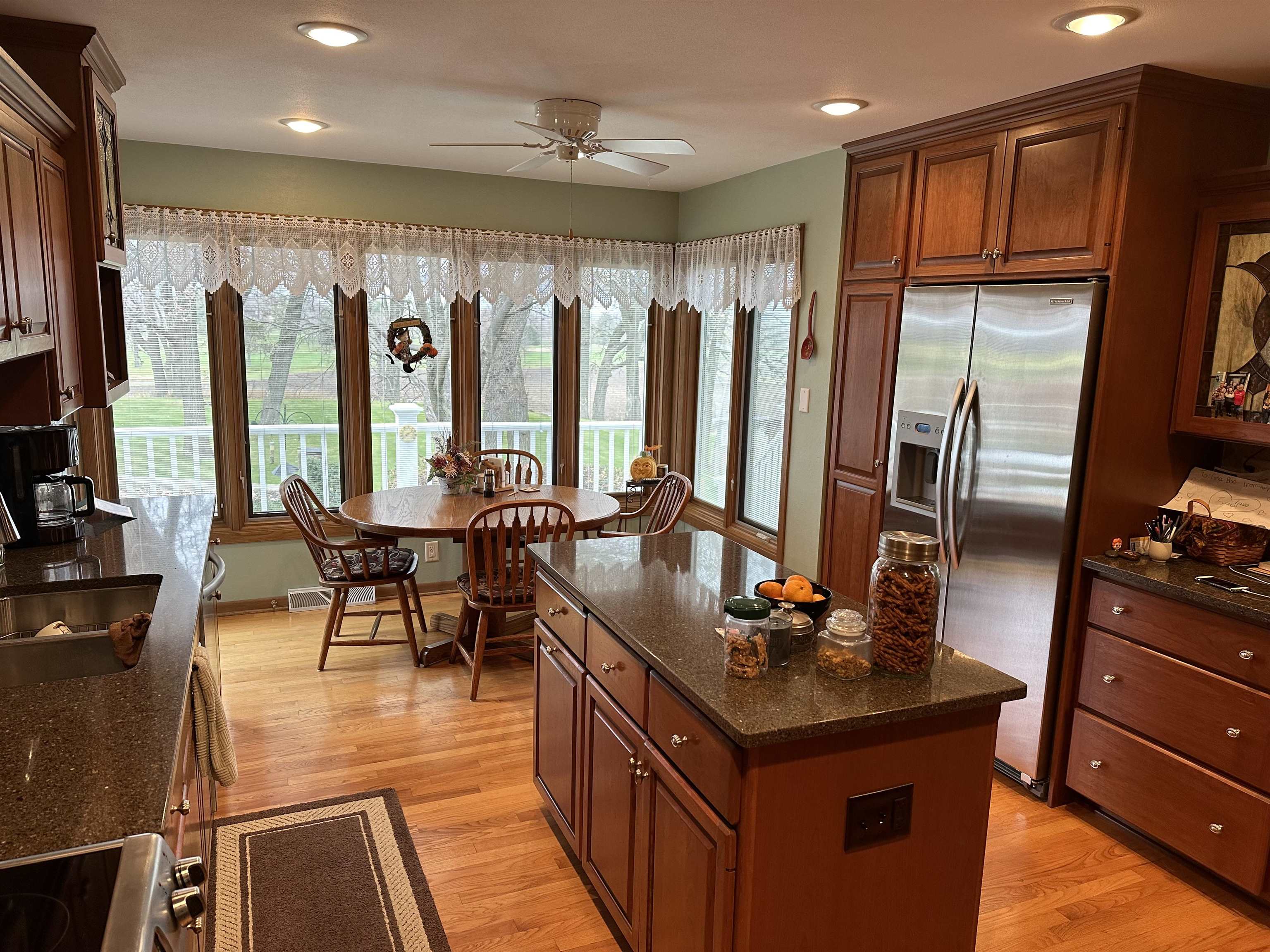 Stoughton, Wisconsin 53589, United States, 3 Bedrooms Bedrooms, ,4 BathroomsBathrooms,Residential,Active,82014