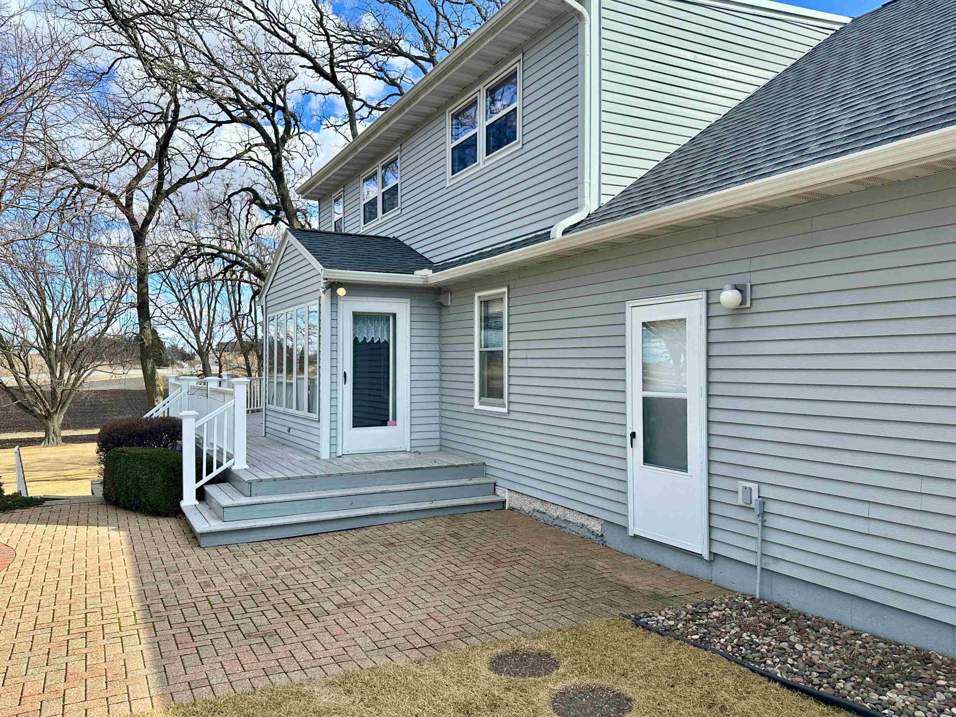 Stoughton, Wisconsin 53589, United States, 3 Bedrooms Bedrooms, ,4 BathroomsBathrooms,Residential,Active,82014