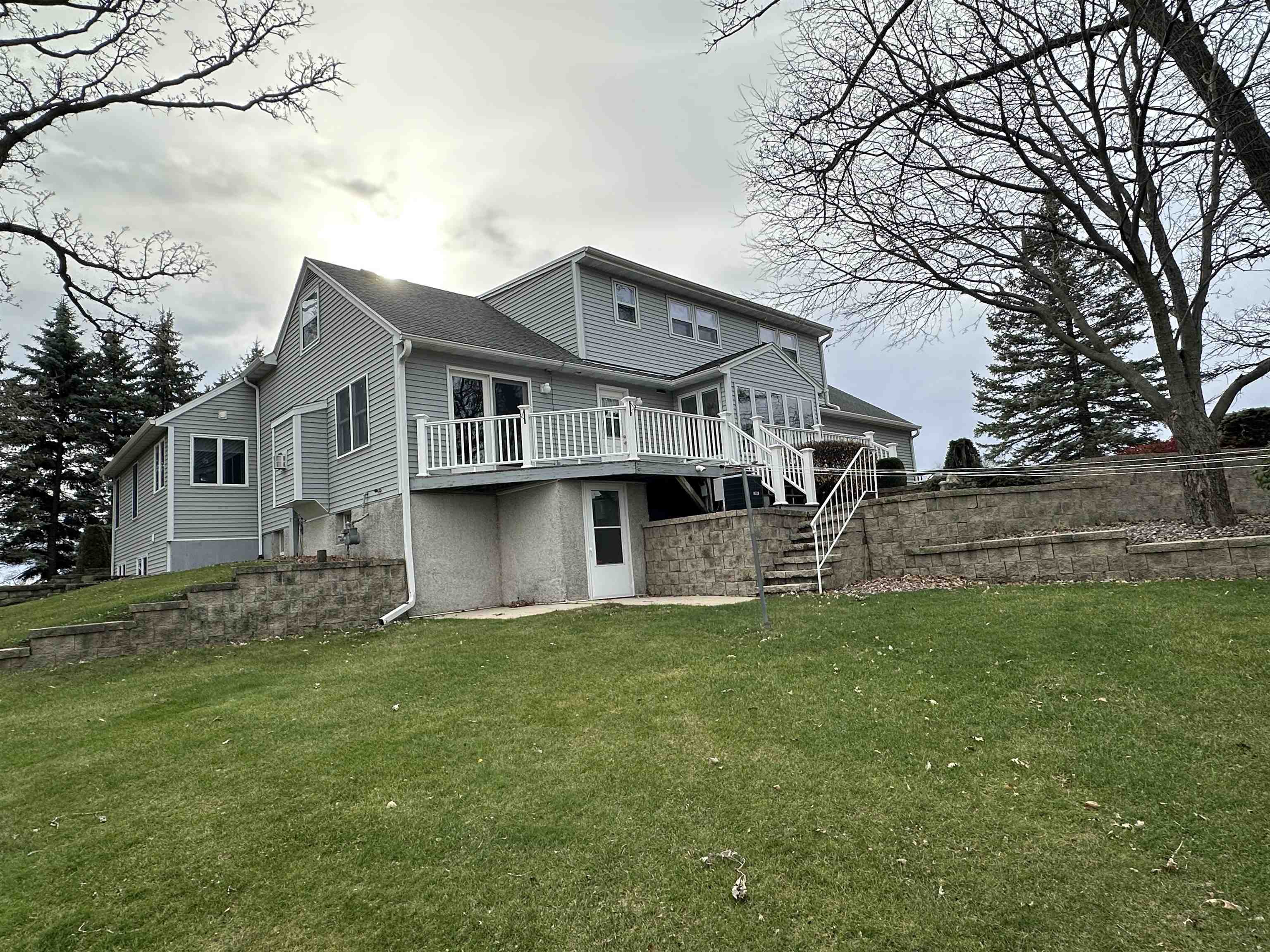 Stoughton, Wisconsin 53589, United States, 3 Bedrooms Bedrooms, ,4 BathroomsBathrooms,Residential,Active,82014