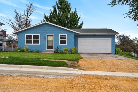 Photo of 105 School Street, Blanchardville, WI 53516 (MLS # 2024456)