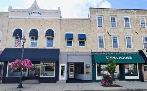 Photo of 1015 1st Center Avenue, Brodhead, WI 53520 (MLS # 1983025) Photo of 1015 1st Center Avenue, Brodhead, WI 53520 (MLS # 1983025)