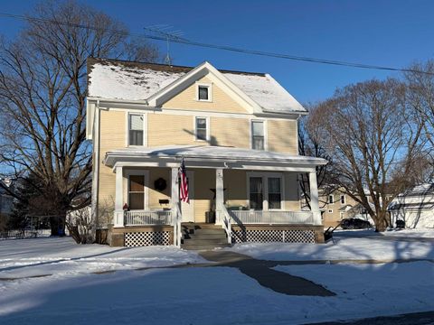 Photo of 701 E 2nd Avenue, Brodhead, WI 53520 (MLS # 2011097)