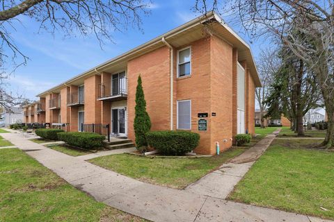 Tiny photo for 733 W 9th Avenue, Oshkosh, WI 54902 (MLS # 2020797)