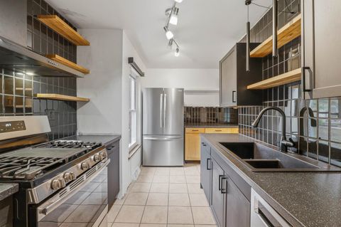 Tiny photo for 733 W 9th Avenue, Oshkosh, WI 54902 (MLS # 2020797)