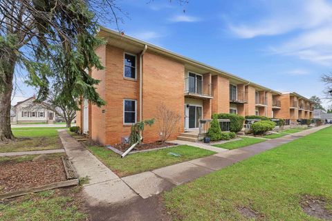 Tiny photo for 733 W 9th Avenue, Oshkosh, WI 54902 (MLS # 2020797)