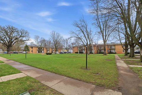 Tiny photo for 733 W 9th Avenue, Oshkosh, WI 54902 (MLS # 2020797)