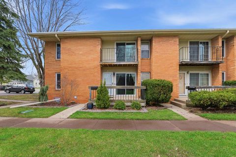 Photo of 733 W 9th Avenue, Oshkosh, WI 54902 (MLS # 2020797)