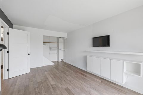 Tiny photo for 733 W 9th Avenue, Oshkosh, WI 54902 (MLS # 2020797)