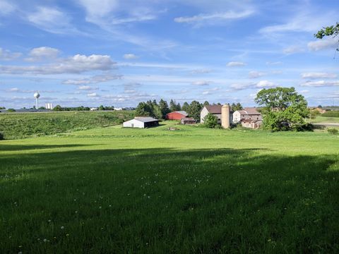 Photo of 2000 Columbus Street, Sun Prairie, WI 53590 (MLS # 2000314)