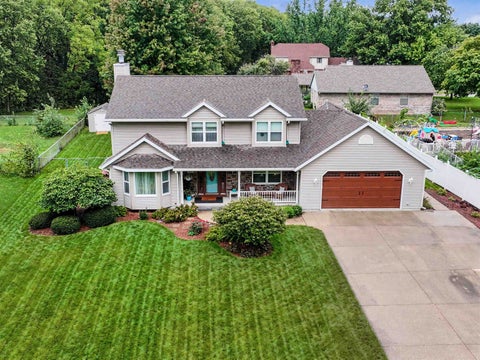 Photo of 711 E Azalea Terrace, Beloit, WI 53511 (MLS # 2033144)