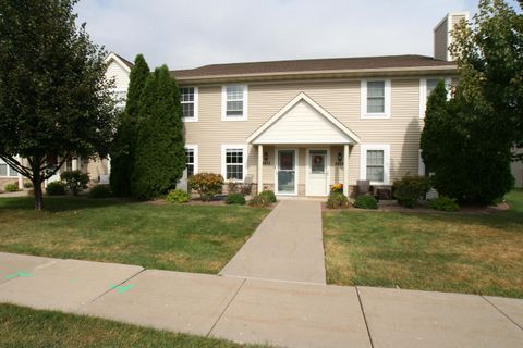 Photo of 2853 Holiday Drive 7 #7, Janesville, WI 53545 (MLS # 2010261)