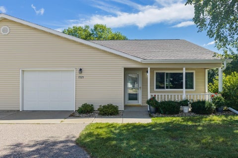 Photo of 1525 15th Street, Baraboo, WI 53913 (MLS # 2032512)