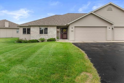 Photo of 528 Clemens Court 7 #7, Portage, WI 53901 (MLS # 2023385)