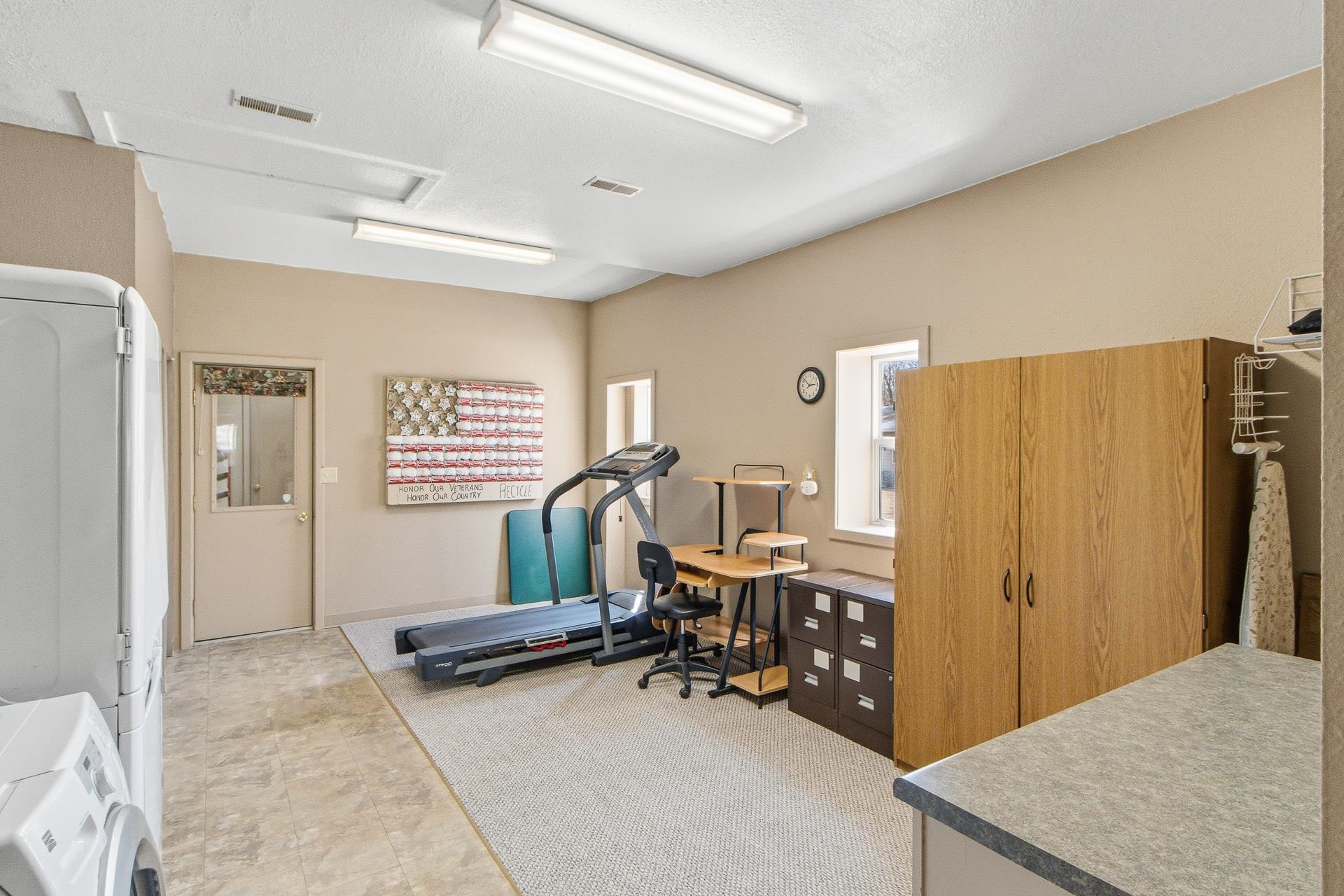 561 & 563 Underwood Avenue