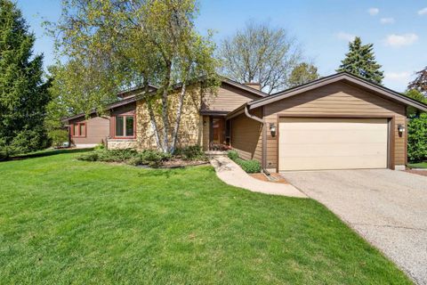 Photo of 7502 Widgeon Way, Madison, WI 53717 (MLS # 2022921)