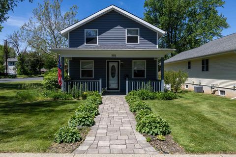 Photo of 903 Vine Street, Wisconsin Dells, WI 53965 (MLS # 2024993)