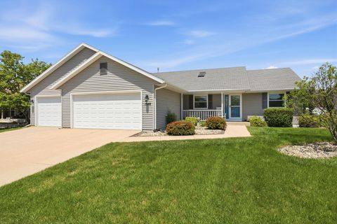 Photo of 1532 Montclair Place, Fort Atkinson, WI 53538 (MLS # 2027664)