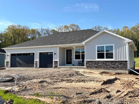 Photo of 2926 Blue Jay Lane, Portage, WI 53901 (MLS # 2022913)