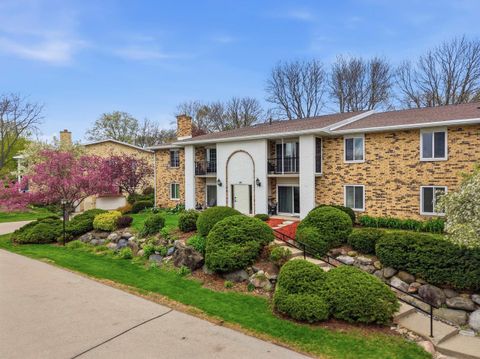Photo of 25 Golf Course Road E #E, Madison, WI 53704 (MLS # 2022387)