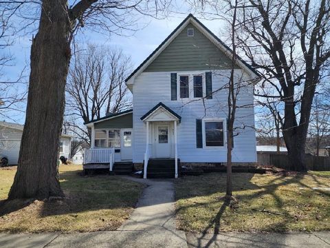Photo of 431 E Cornelia Street, Darlington, WI 53530 (MLS # 2018942)