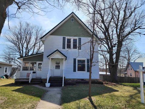 Photo of 431 E Cornelia Street, Darlington, WI 53530 (MLS # 2018942)