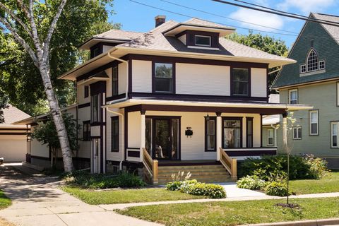Photo of 119 Garfield Avenue, Evansville, WI 53536 (MLS # 2026691)