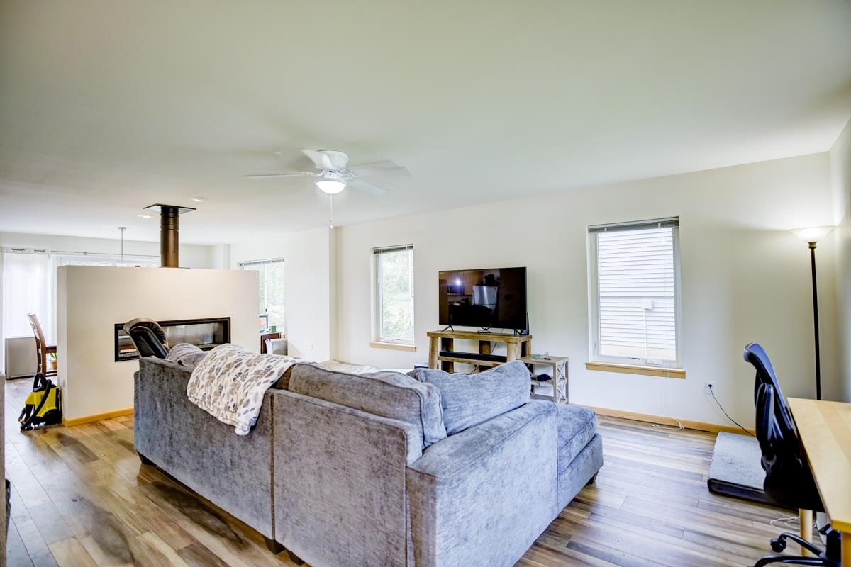 2756/2758 Lyman Lane