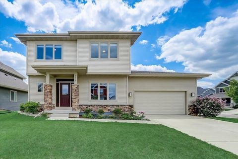 Photo of 9919 Bronze Leaf Lane, Middleton, WI 53562 (MLS # 2010578)
