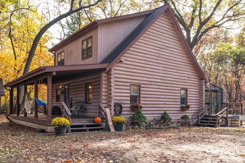 Photo of E9523 South Avenue, Reedsburg, WI 53959 (MLS # 2011011)
