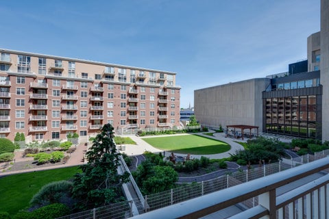 Photo of 360 W Washington Avenue 712 #712, Madison, WI 53703 (MLS # 2024288)