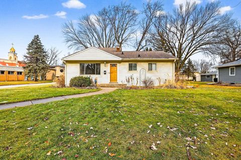 Photo of 604 Renson Road, Hartland, WI 53029 (MLS # 2014402)