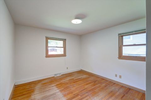 Tiny photo for 5018 Holiday Drive, Madison, WI 53705 (MLS # 2009892)