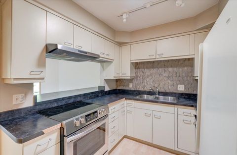 Tiny photo for 5018 Holiday Drive, Madison, WI 53705 (MLS # 2009892)