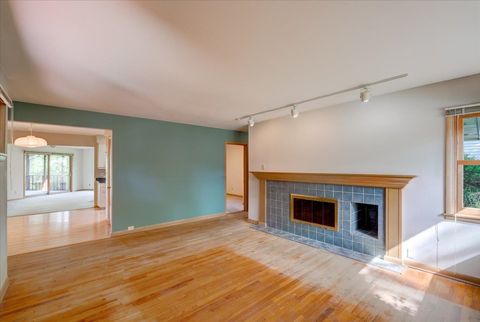 Tiny photo for 5018 Holiday Drive, Madison, WI 53705 (MLS # 2009892)