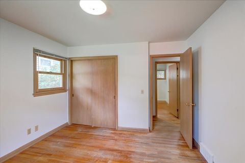 Tiny photo for 5018 Holiday Drive, Madison, WI 53705 (MLS # 2009892)