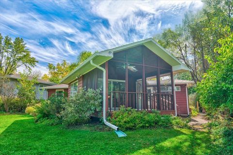 Tiny photo for 5018 Holiday Drive, Madison, WI 53705 (MLS # 2009892)
