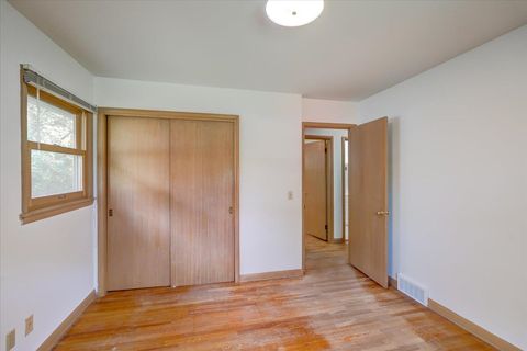 Tiny photo for 5018 Holiday Drive, Madison, WI 53705 (MLS # 2009892)