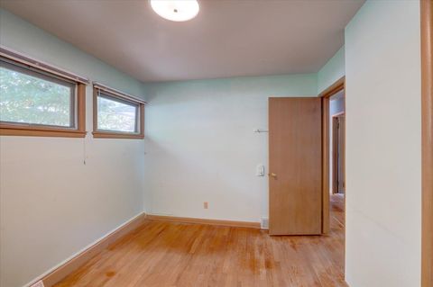Tiny photo for 5018 Holiday Drive, Madison, WI 53705 (MLS # 2009892)