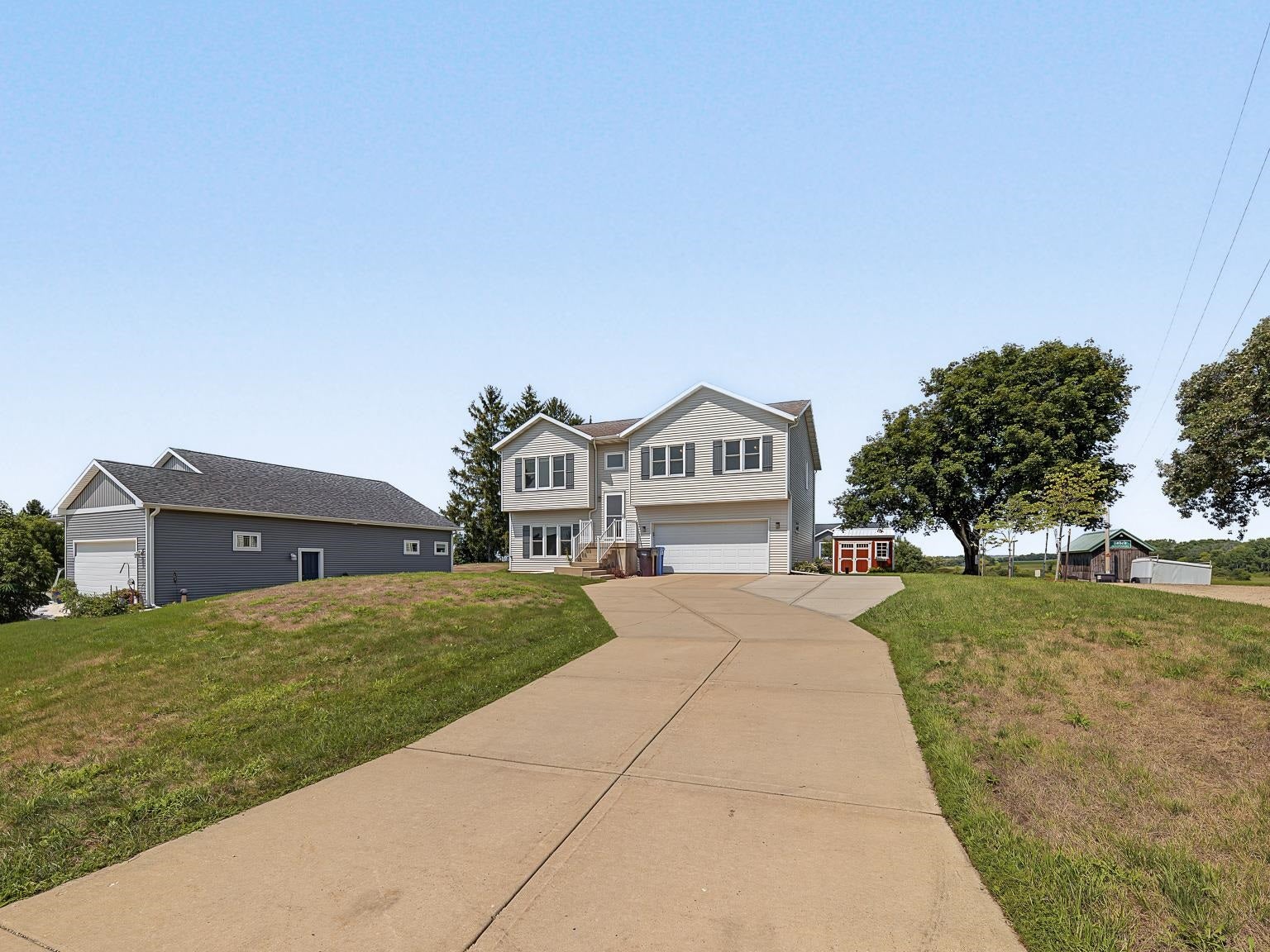 6738 Henry Road - Photo 2
