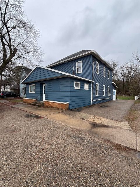 Photo of 123 E South Lake Street, Hancock, WI 54943 (MLS # 2006350) Photo of 123 E South Lake Street, Hancock, WI 54943 (MLS # 2006350)