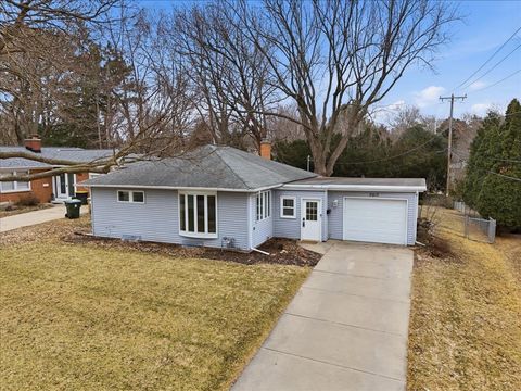 Photo of 5017 Holiday Drive, Madison, WI 53711 (MLS # 2017174)