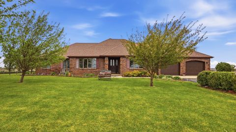 Photo of 9096 E Stagecoach Trail, Warren, IL 61087 (MLS # 2023154)