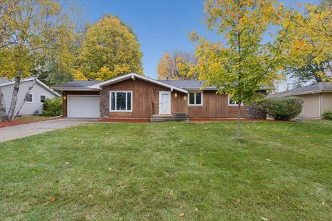 Photo of 2724 Sherwood Drive, Janesville, WI 53545 (MLS # 2011215)