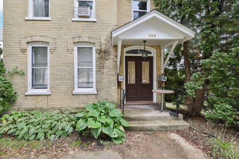 Photo of 208 W Pleasant Street, Portage, WI 53901 (MLS # 2009409)