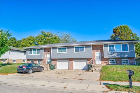 Photo of 1926 Wyoming Avenue, Sun Prairie, WI 53590 (MLS # 2016773)