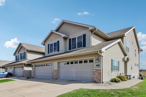 Photo of 1026 20th Street 4 #4, Prairie du Sac, WI 53578 (MLS # 2033388)