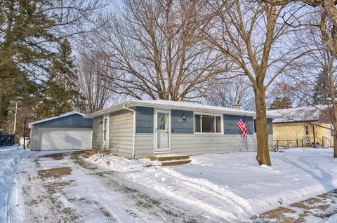 Photo of 313 N Main Street, Poynette, WI 53955 (MLS # 2015466)