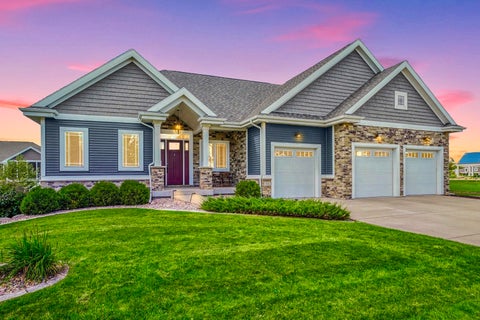 Photo of 811 Lynn Street, Waunakee, WI 53597 (MLS # 2033477)