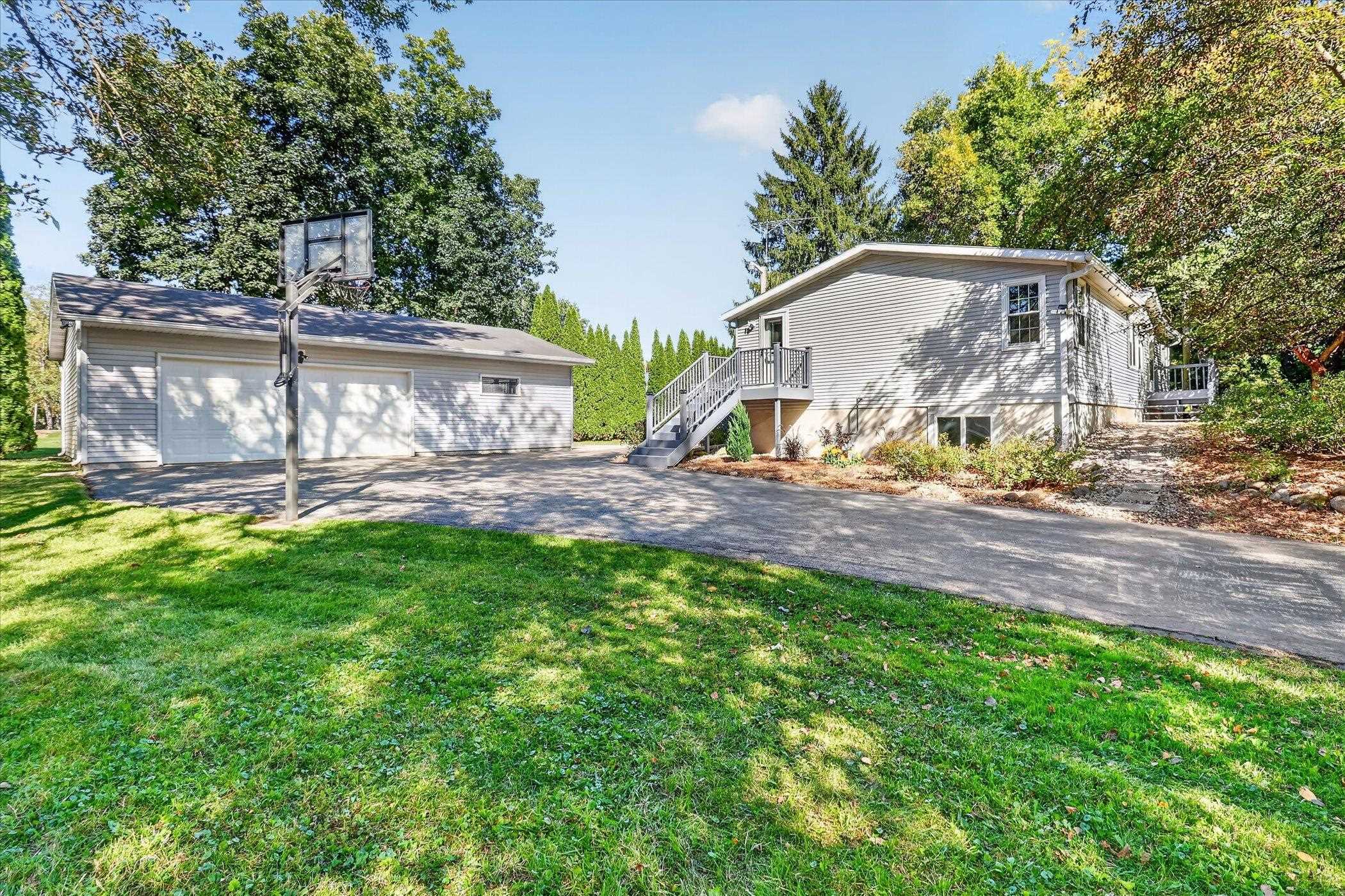 W2506 Circle Drive